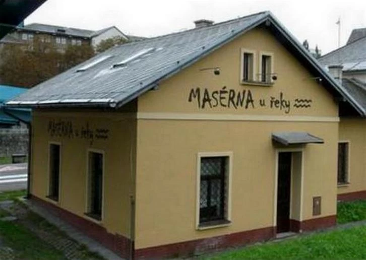 Masérna u řeky - obrázek 4