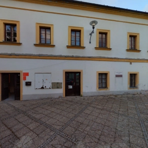 Chongmanee Holendova